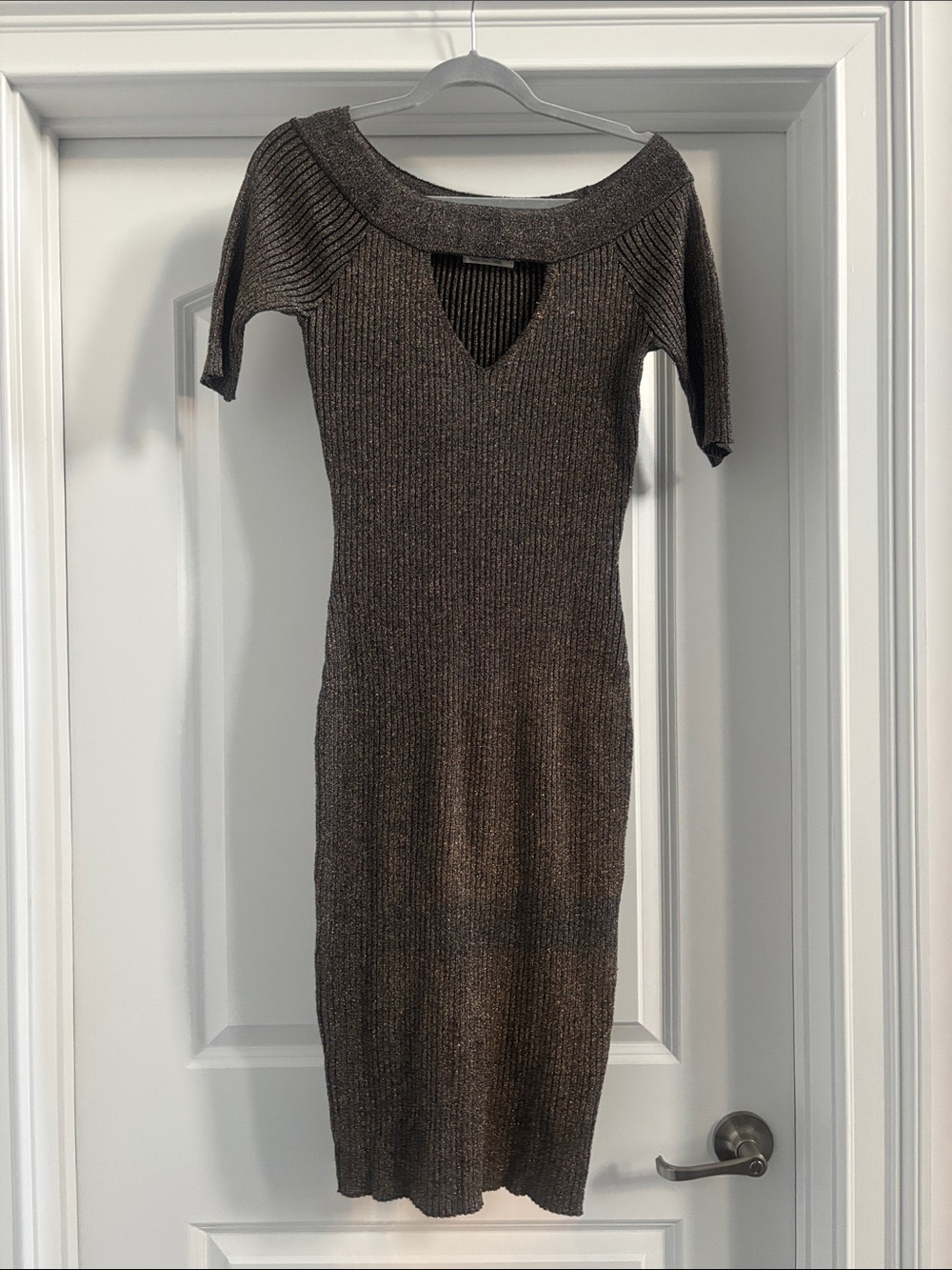 Ribbed Scoop Neck Midi Dress in Black and gold